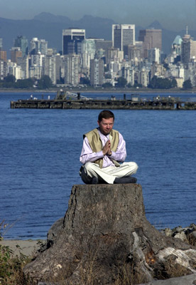 Eckhart Tolle meditating
